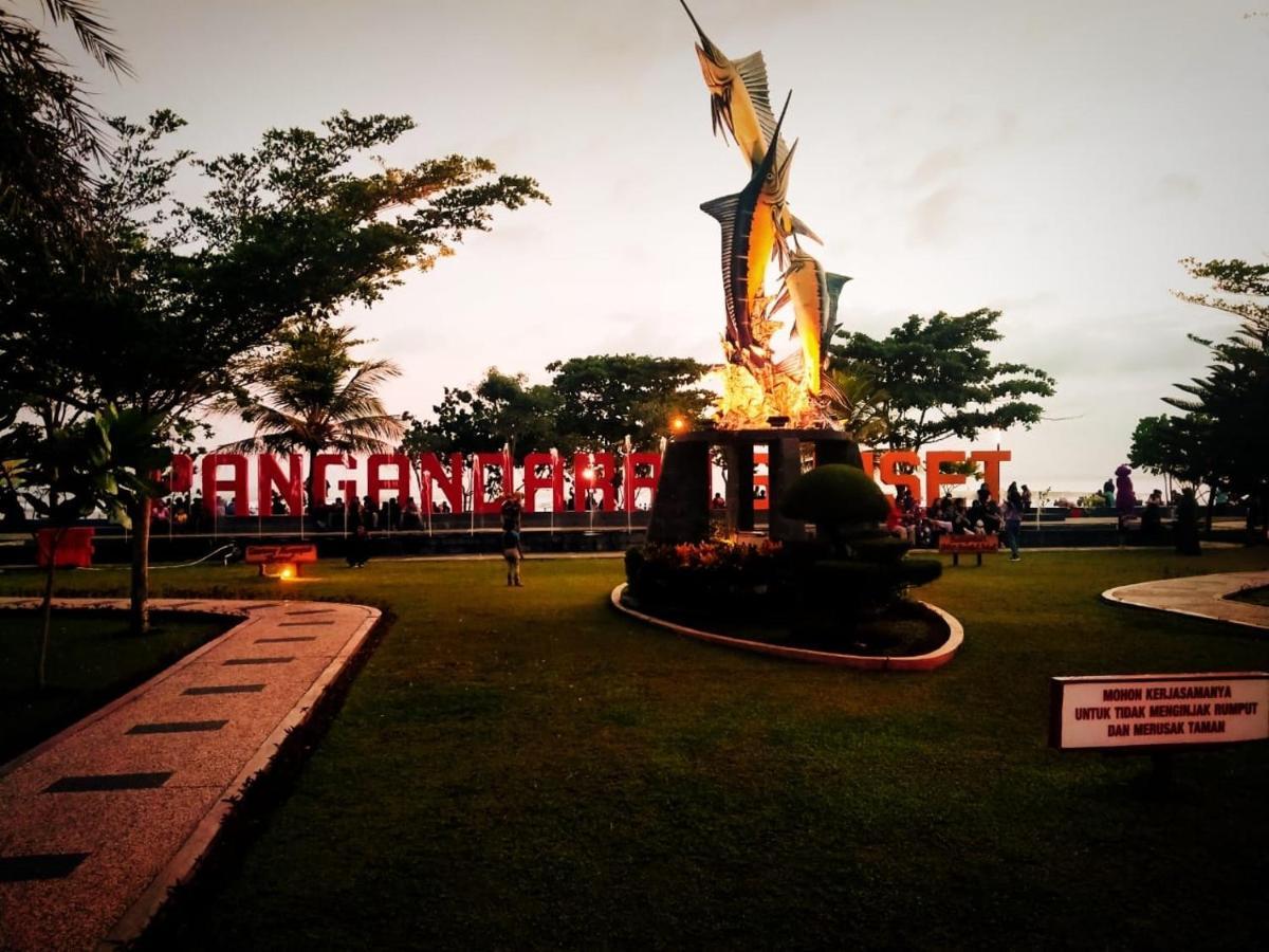 Long Beach Hotel Pangandaran Extérieur photo