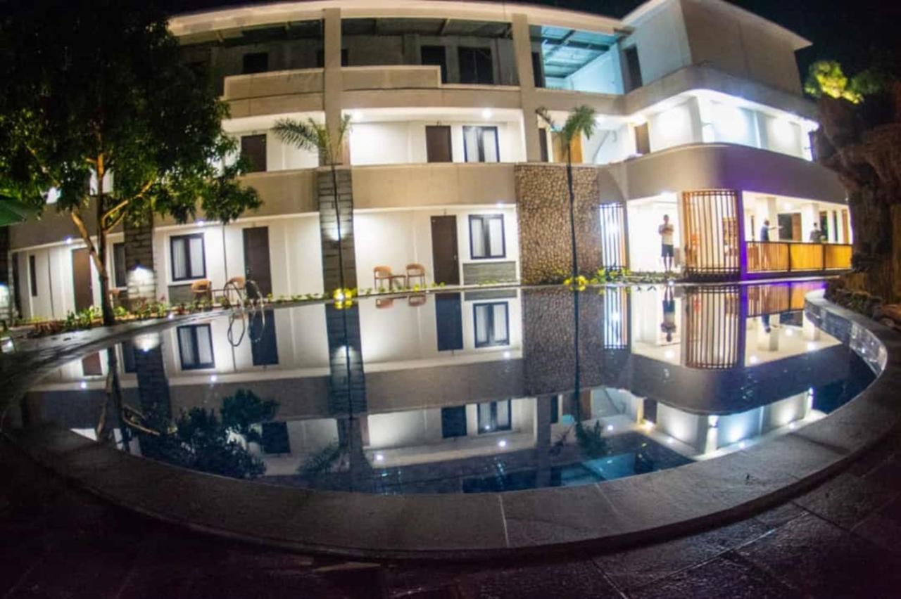 Long Beach Hotel Pangandaran Extérieur photo