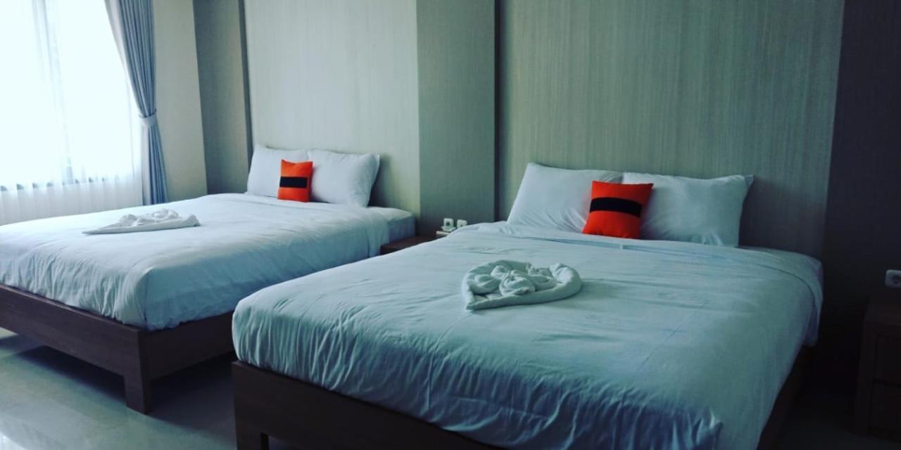Long Beach Hotel Pangandaran Extérieur photo