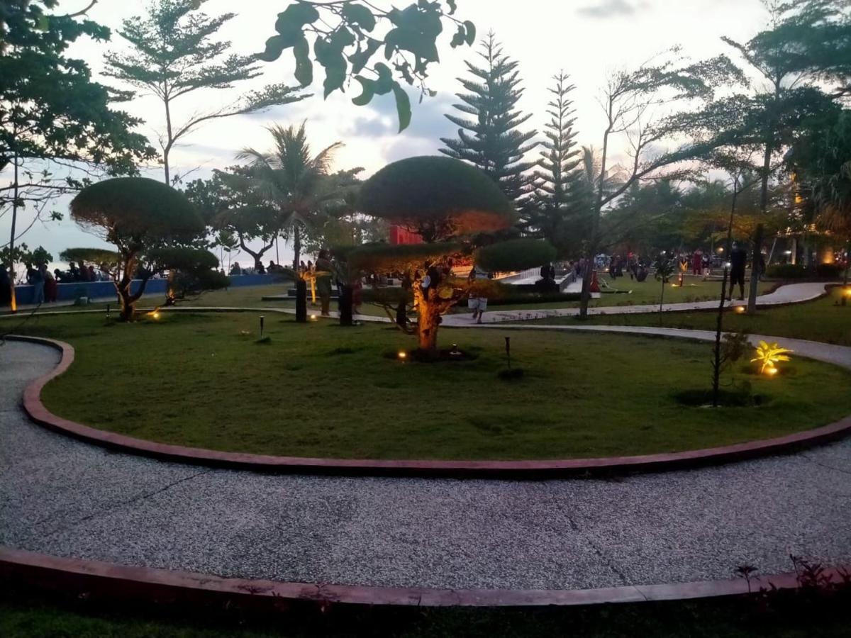 Long Beach Hotel Pangandaran Extérieur photo