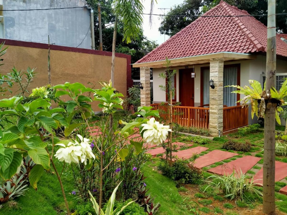 Long Beach Hotel Pangandaran Extérieur photo