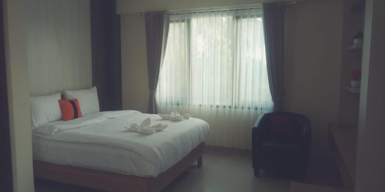 Long Beach Hotel Pangandaran Extérieur photo