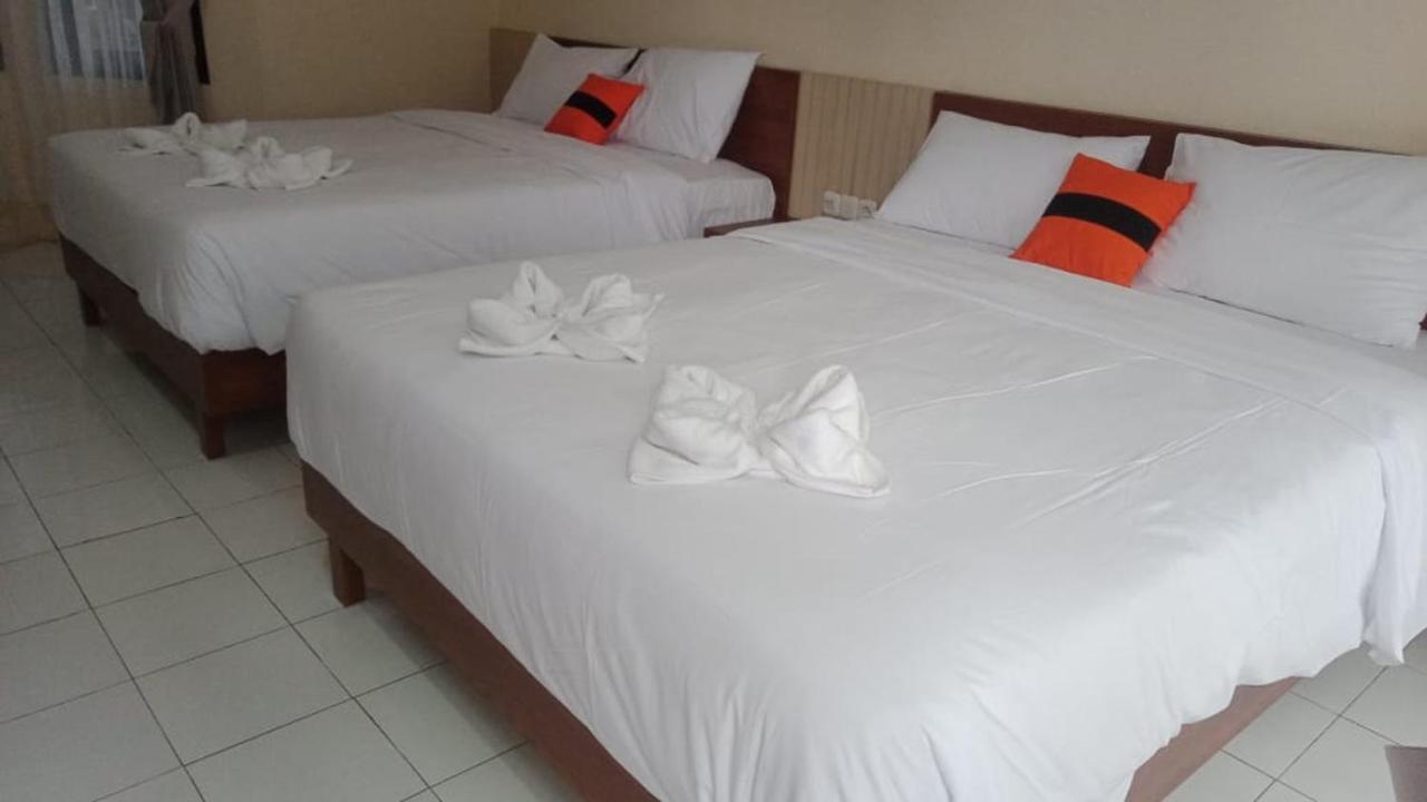 Long Beach Hotel Pangandaran Extérieur photo
