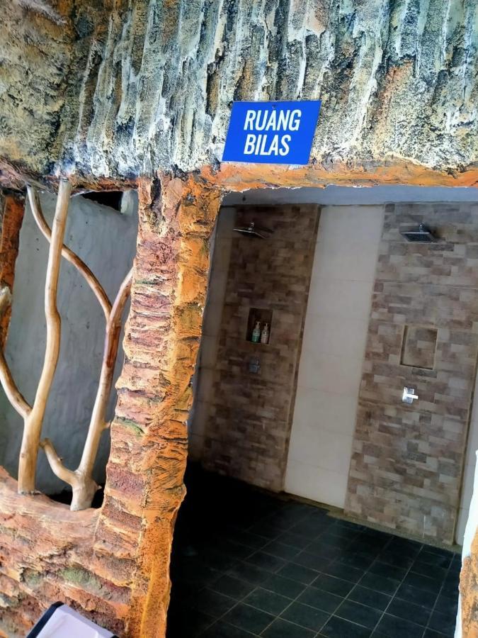 Long Beach Hotel Pangandaran Extérieur photo